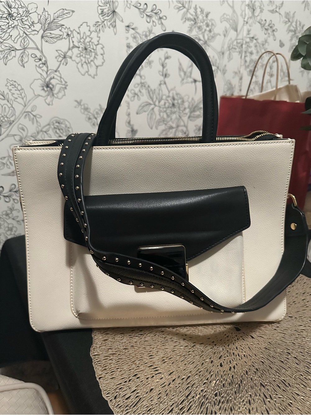 Folli Follie Two-Tone Black & Cream Tote Bag. Real leather.